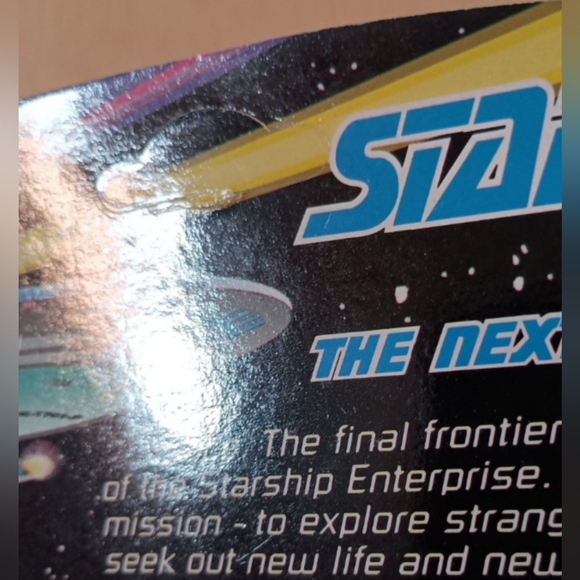 Star Trek TNG  Lt. Commander Deanna Troi unpunched - Picture 8 of 9